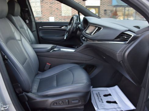 Used 2022 Buick Enclave Premium image 31