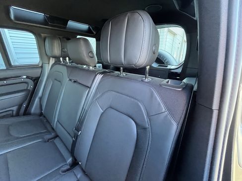 Certified 2026 Land Rover Defender 110 V8 image 29