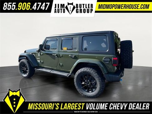 Used 2022 Jeep Wrangler Unlimited Sahara w/ Cold Weather Group image 8