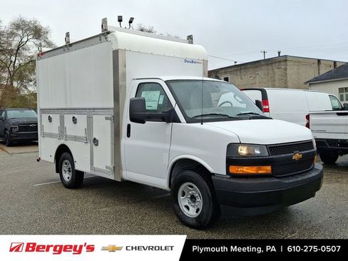 New 2025 Chevrolet Express 3500 Work Van w/ Power Convenience Package image 2