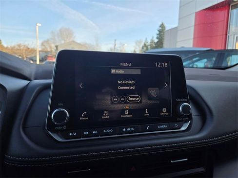 Used 2023 Nissan Rogue S image 26