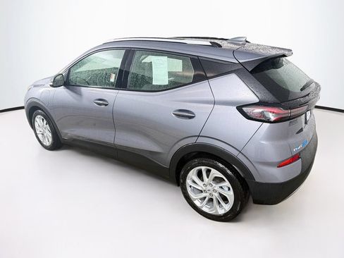 Used 2022 Chevrolet Bolt EUV LT w/ Comfort Package FWD image 7