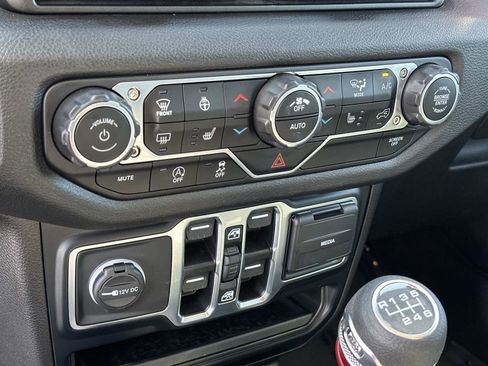 Used 2024 Jeep Wrangler Unlimited Sport image 13