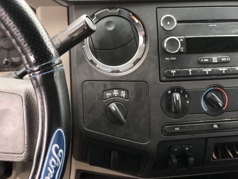 Used 2010 Ford F250 4x4 SuperCab Super Duty image 16