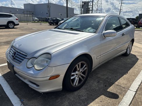 Used 2002 Mercedes-Benz C 230 Coupe image 10