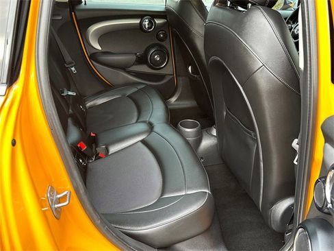 Used 2015 MINI Cooper S image 9