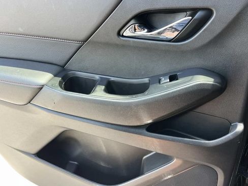 Used 2023 Chevrolet Traverse RS w/ LPO, Floor Liner Package FWD image 19