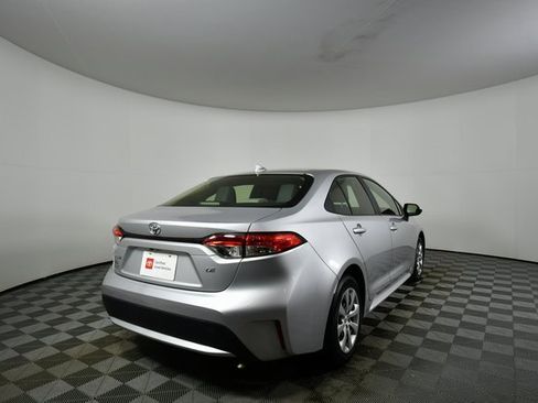 Used 2021 Toyota Corolla LE image 11
