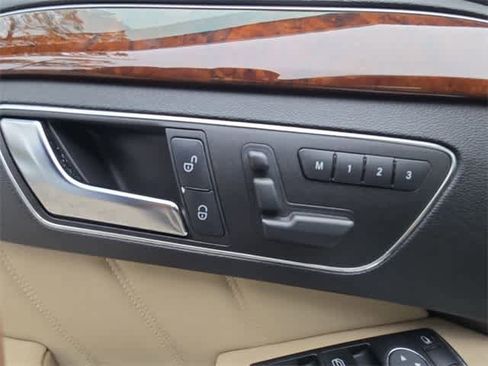 Used 2013 Mercedes-Benz E 350 Sedan image 17
