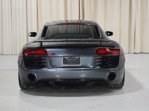 Used 2014 Audi R8 V8 w/ Convenience Package image 12