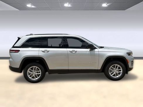 New 2026 Jeep Grand Cherokee Laredo RWD image 8
