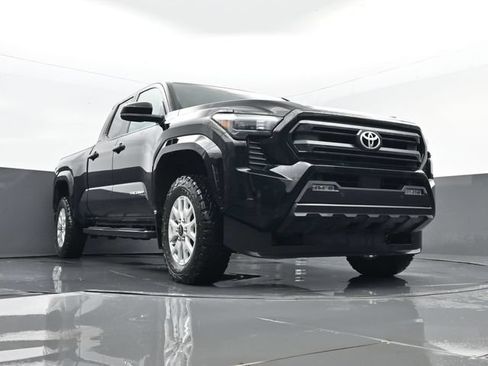 Used 2024 Toyota Tacoma SR5 AWD/4WD image 23