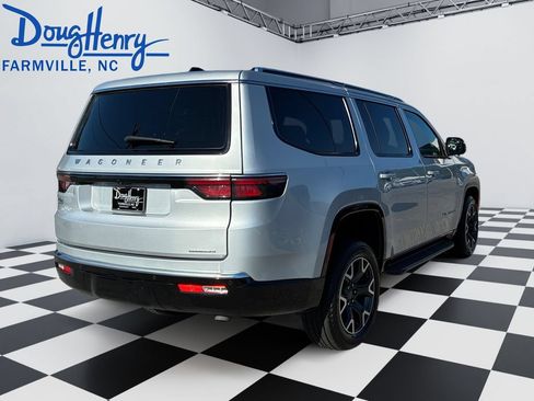 Used 2024 Jeep Wagoneer Series III AWD/4WD image 5