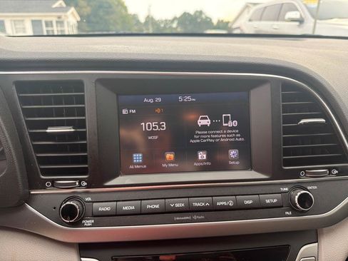 Used 2018 Hyundai Elantra SEL FWD image 21