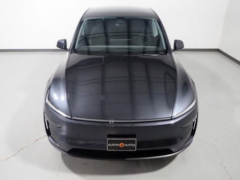 Used 2026 Tesla Model Y 2WD image 12