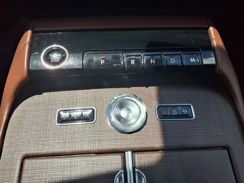 Used 2025 Lincoln Navigator Reserve AWD/4WD image 21