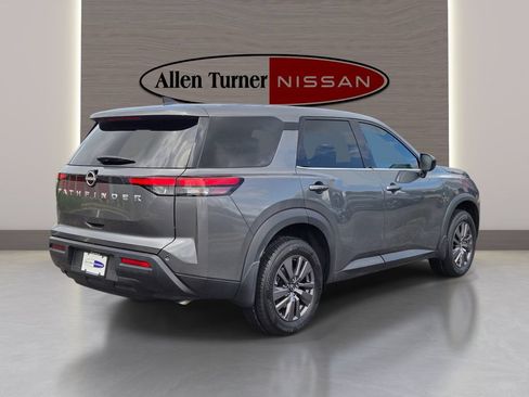 Used 2023 Nissan Pathfinder S FWD image 7