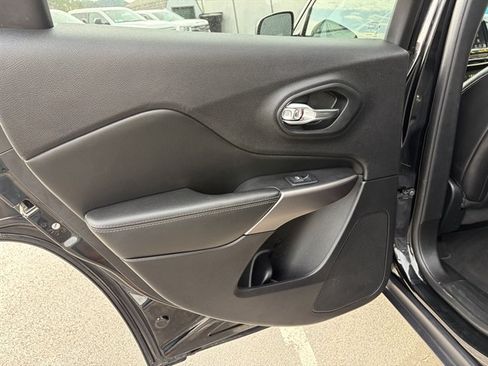 Used 2019 Jeep Cherokee Limited AWD/4WD image 51