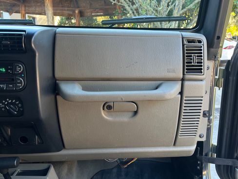 Used 2006 Jeep Wrangler X AWD/4WD image 28