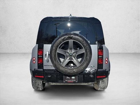 Certified 2023 Land Rover Defender 110 X-Dynamic SE image 6