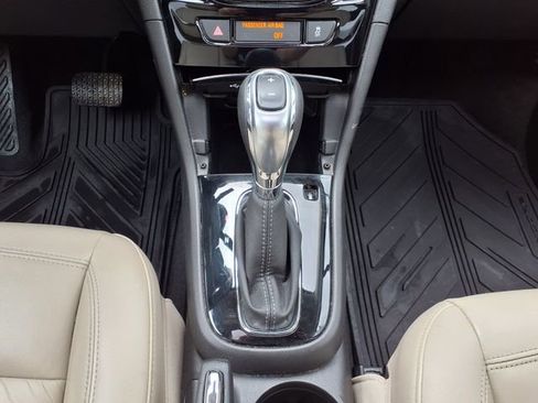 Used 2019 Buick Encore Essence w/ Experience Buick Package FWD image 31
