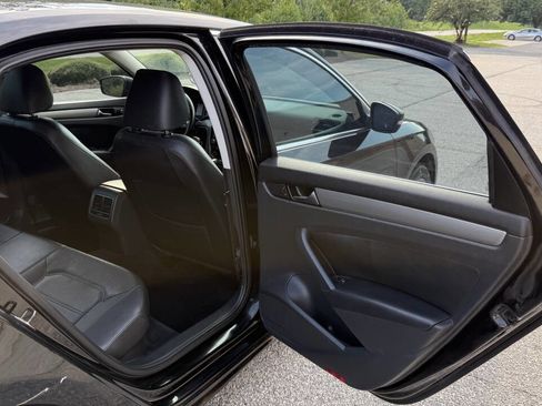 Used 2014 Volkswagen Passat 1.8T SE image 13