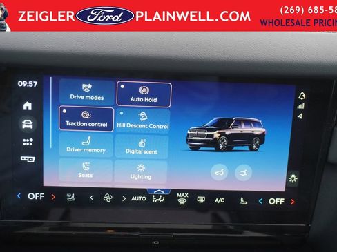 Used 2025 Lincoln Navigator Reserve w/ Jet Appearance Package image 39