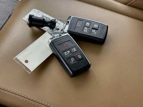 Used 2023 Land Rover Range Rover SE AWD/4WD image 17