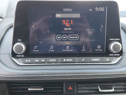 Used 2024 Nissan Rogue SV FWD image 18