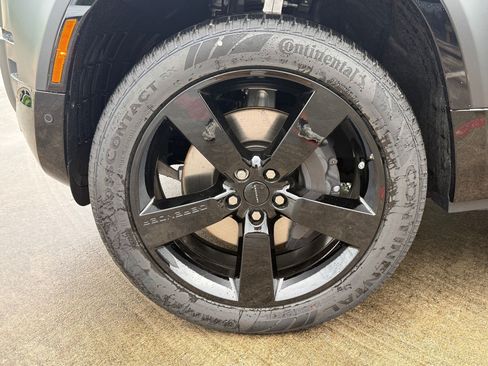 New 2026 Land Rover Defender 110 X-Dynamic SE AWD/4WD image 11