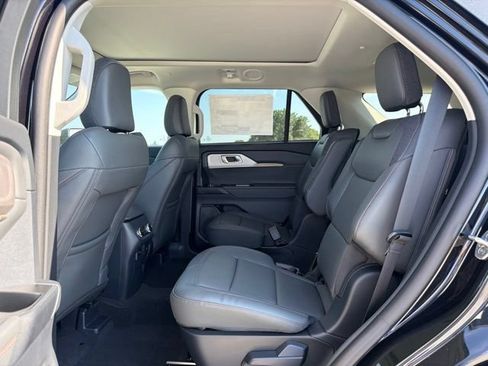 New 2026 Ford Explorer Active w/ Active Comfort Package AWD/4WD image 24