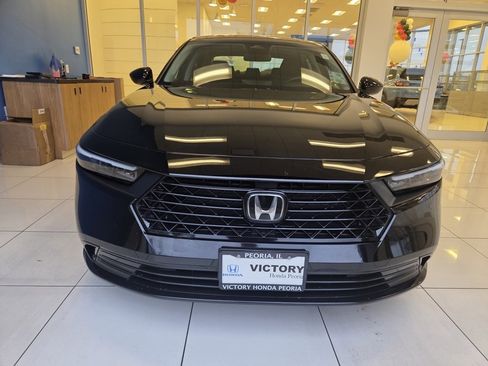 Used 2023 Honda Accord EX image 2