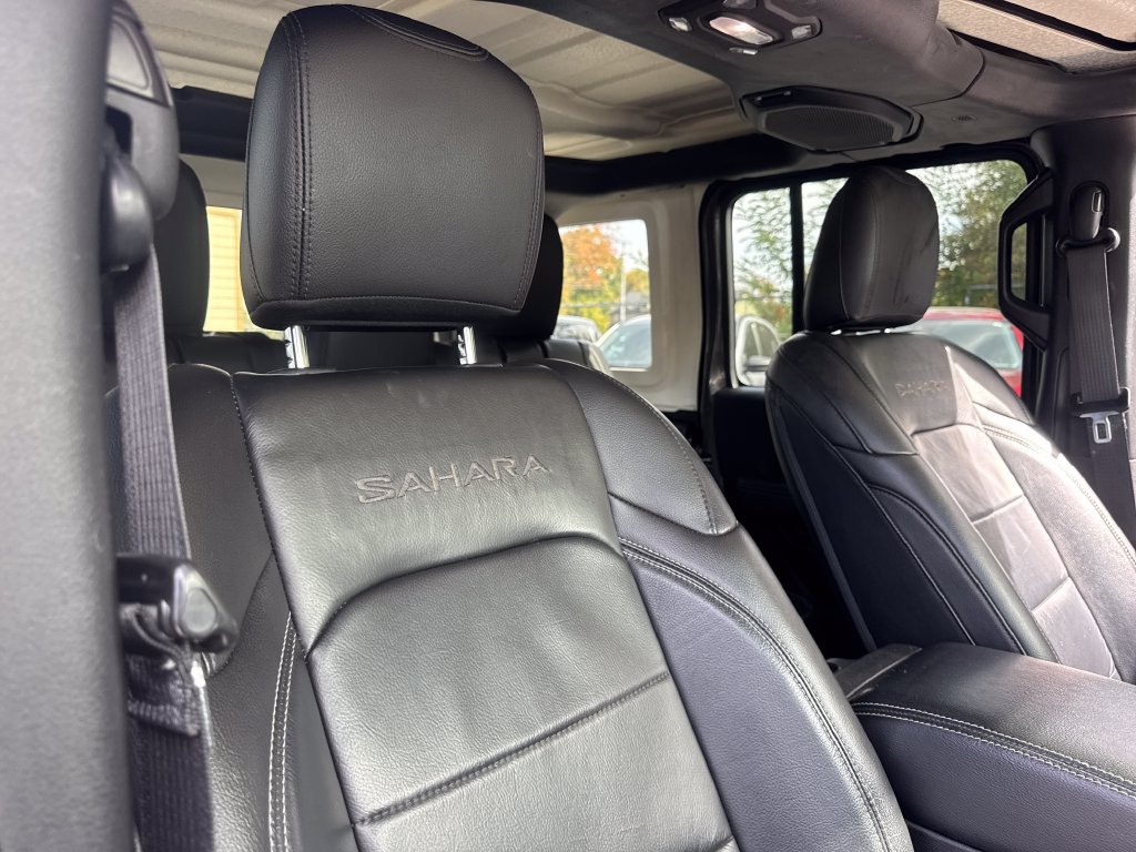 Used 2018 Jeep Wrangler Unlimited Sahara AWD/4WD image 25