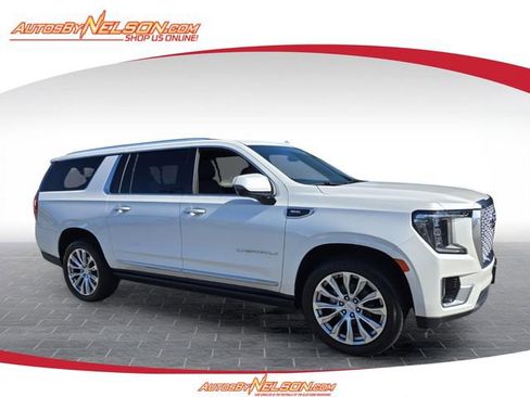 Used 2023 GMC Yukon XL Denali AWD/4WD image 1
