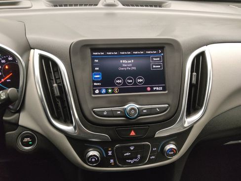 Used 2021 Chevrolet Equinox LT image 25