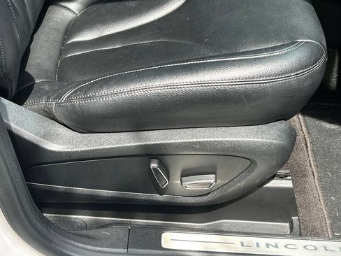 Used 2019 Lincoln MKC Premiere FWD image 39