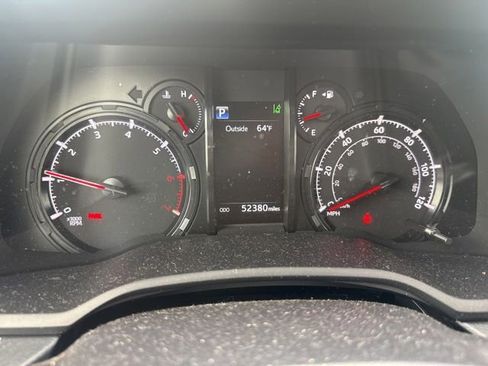 Used 2022 Toyota 4Runner SR5 Premium w/ Moonroof Package RWD image 7