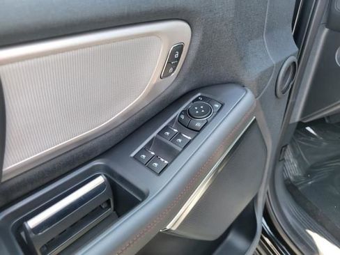 New 2025 Ford Expedition Active image 21