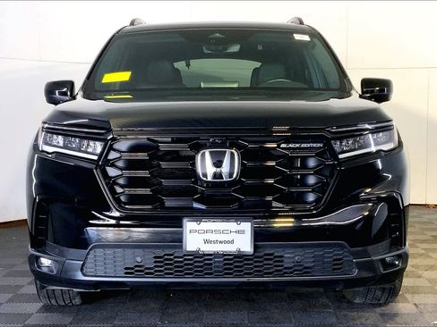 Used 2025 Honda Pilot Black Edition image 10