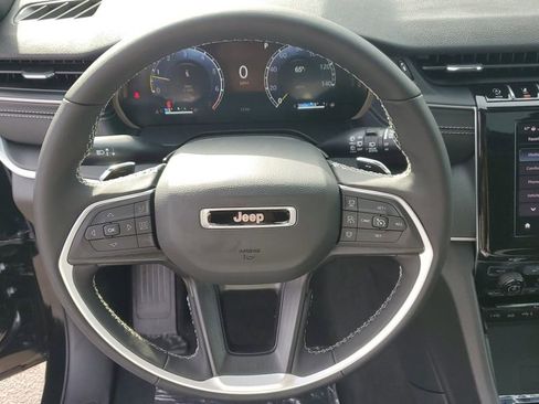 New 2025 Jeep Grand Cherokee Altitude image 29