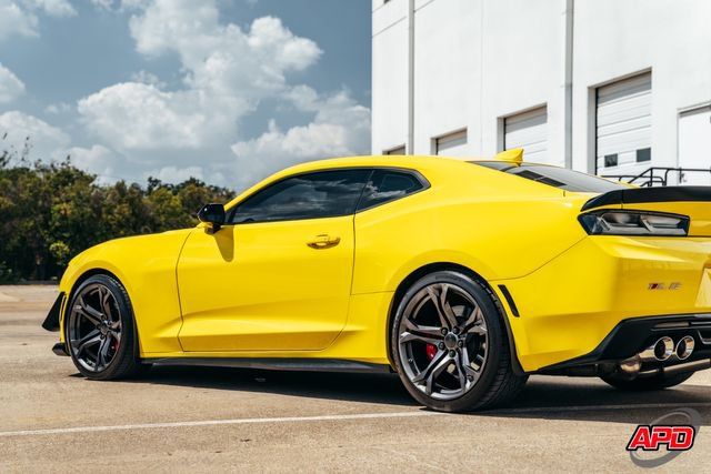 Used 2017 Chevrolet Camaro SS RWD image 57