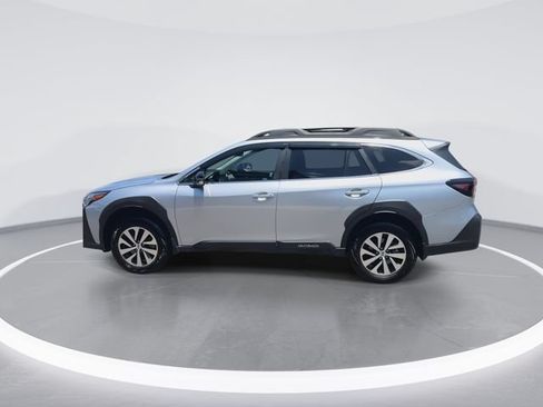 Certified 2025 Subaru Outback Premium AWD/4WD image 5