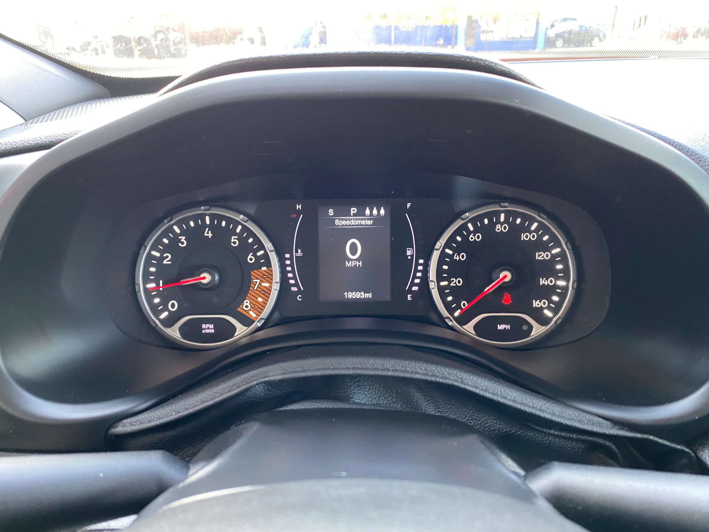 Used 2019 Jeep Renegade Latitude FWD image 16