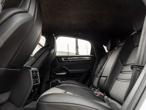 Certified 2020 Porsche Cayenne Turbo image 32