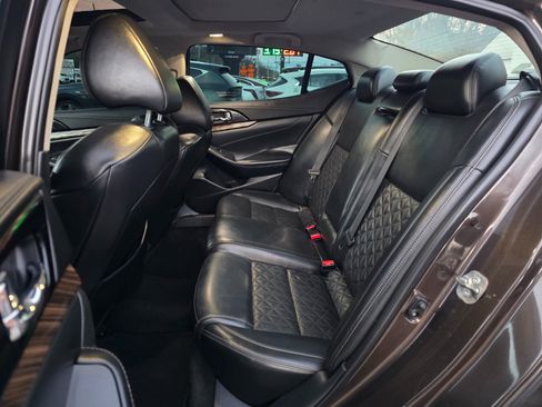 Used 2016 Nissan Maxima Platinum w/ Interior Lighting Package image 11
