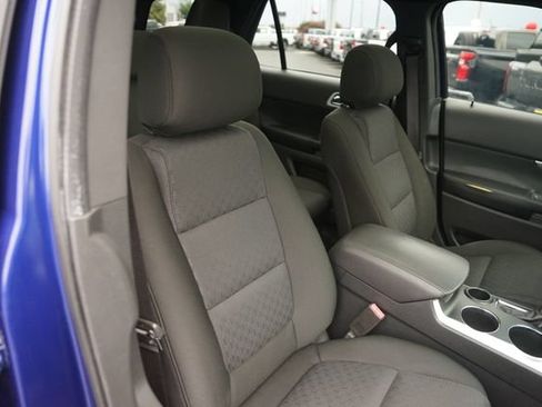 Used 2014 Ford Explorer XLT w/ Equipment Group 201A FWD image 22