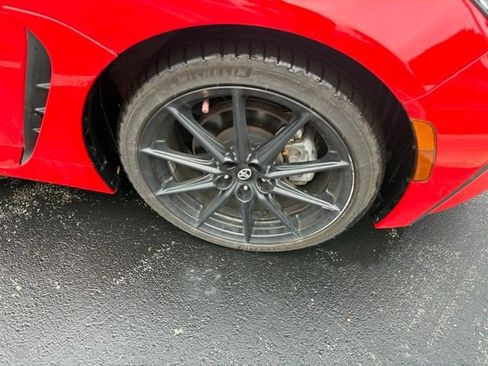 Used 2024 Toyota GR86 Premium RWD image 12