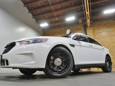 Used 2019 Ford Taurus Police Interceptor AWD image 3