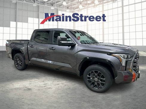 Used 2024 Toyota Tundra Platinum AWD/4WD image 7