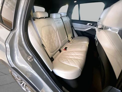 Certified 2025 BMW X5 xDrive40i w/ Parking Assistance Package AWD/4WD image 18